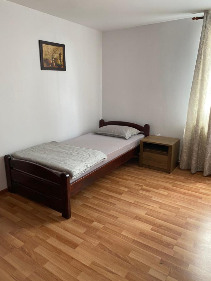 Pensiunea Martuca Surdesti  ภายนอก รูปภาพ